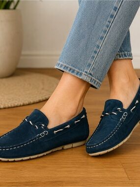 UGG Navy Blue Suede Driving Moccasin Loafers Women’s Size 7